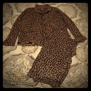 Super comfy Vera Wang Lepard Fleece PJs